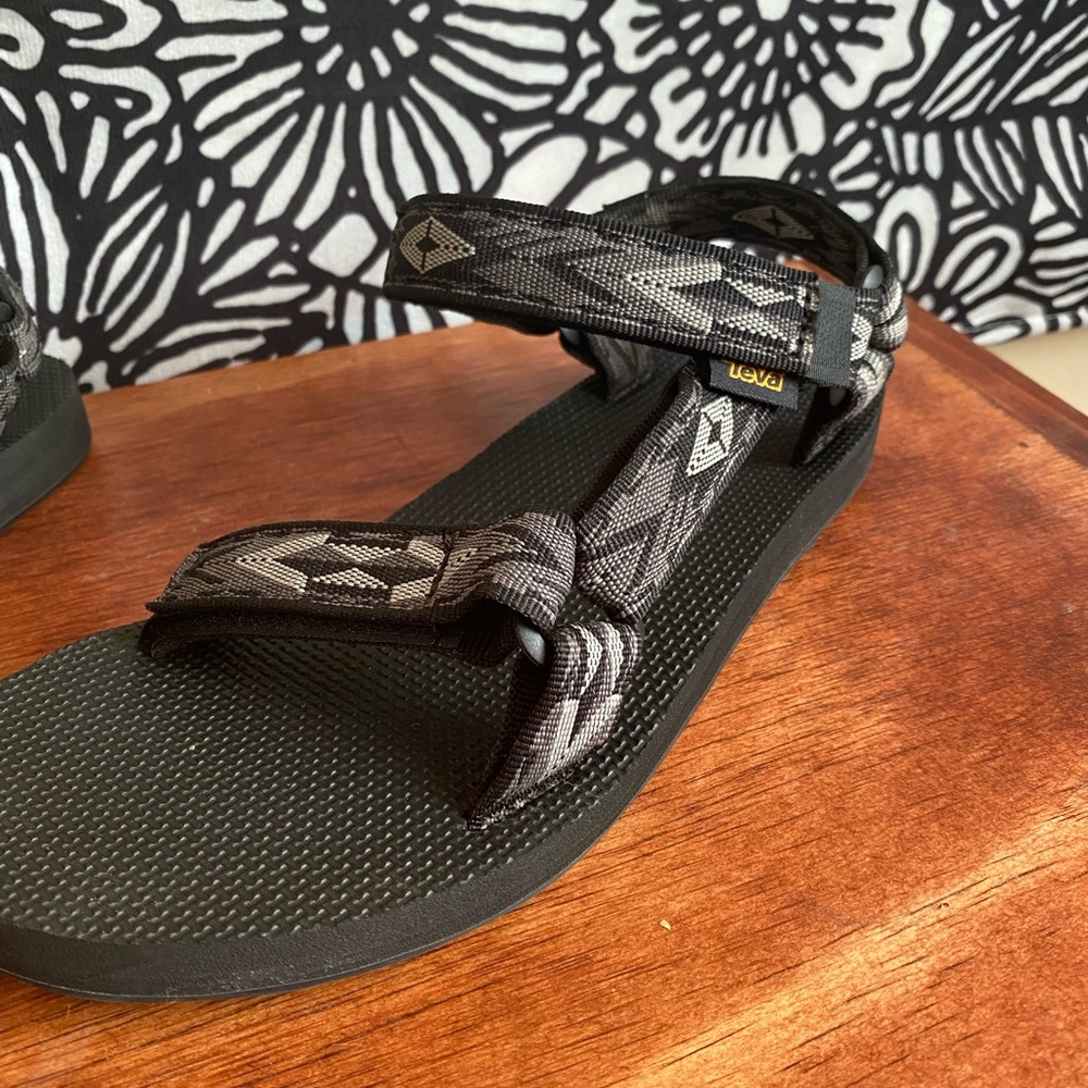 Teva Size 8 - Picture 2 of 2